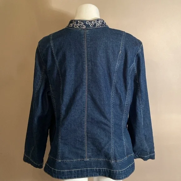 Baccini Women’s Studded Embroidered Cotton Blend Jean Jacket Size 2X Plus Size - Picture 5 of 5